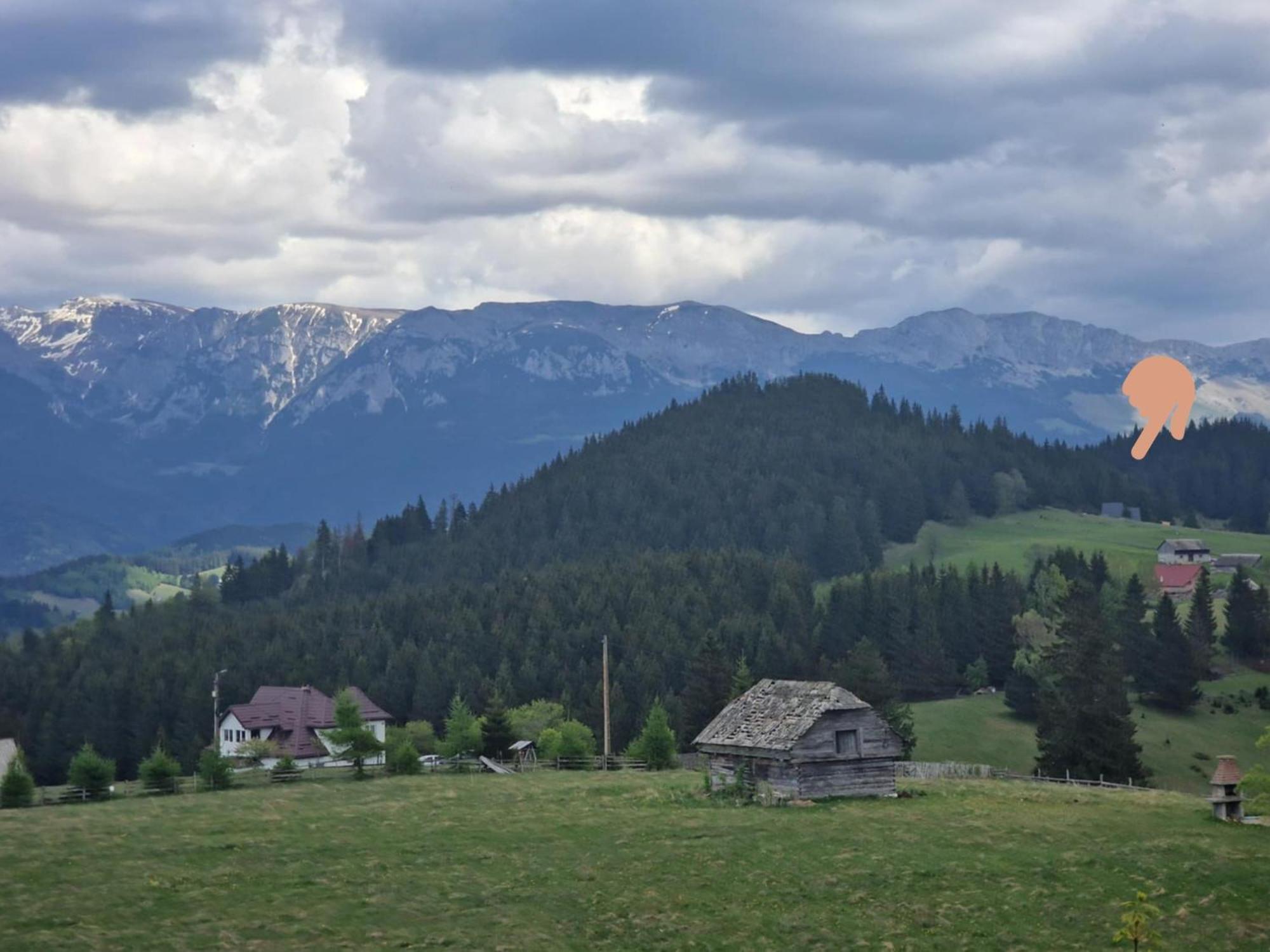 Aa Frame Retreat Fundata Bagian luar foto